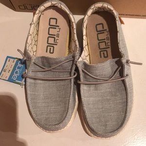 Wendy Youth Linen Size 13 Hey Dudes